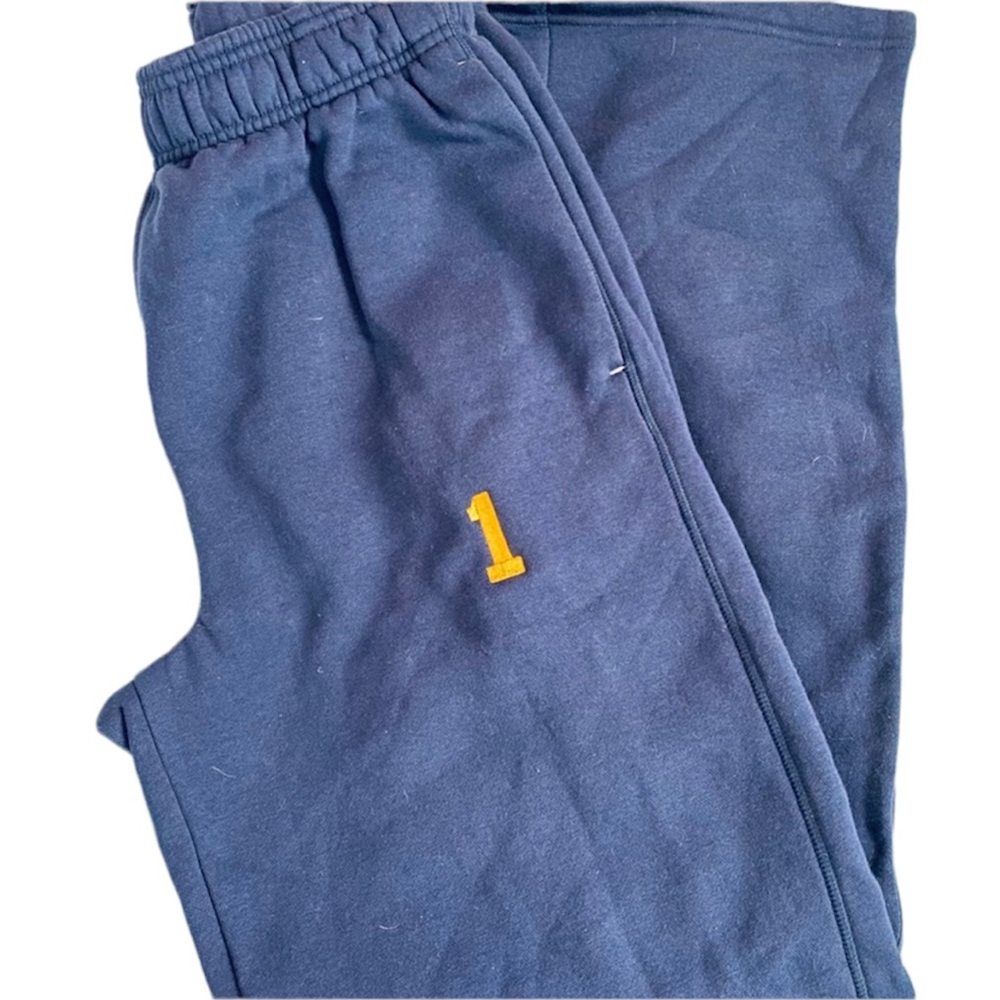 Men’s small Under Armour cold gear navy sweat pant